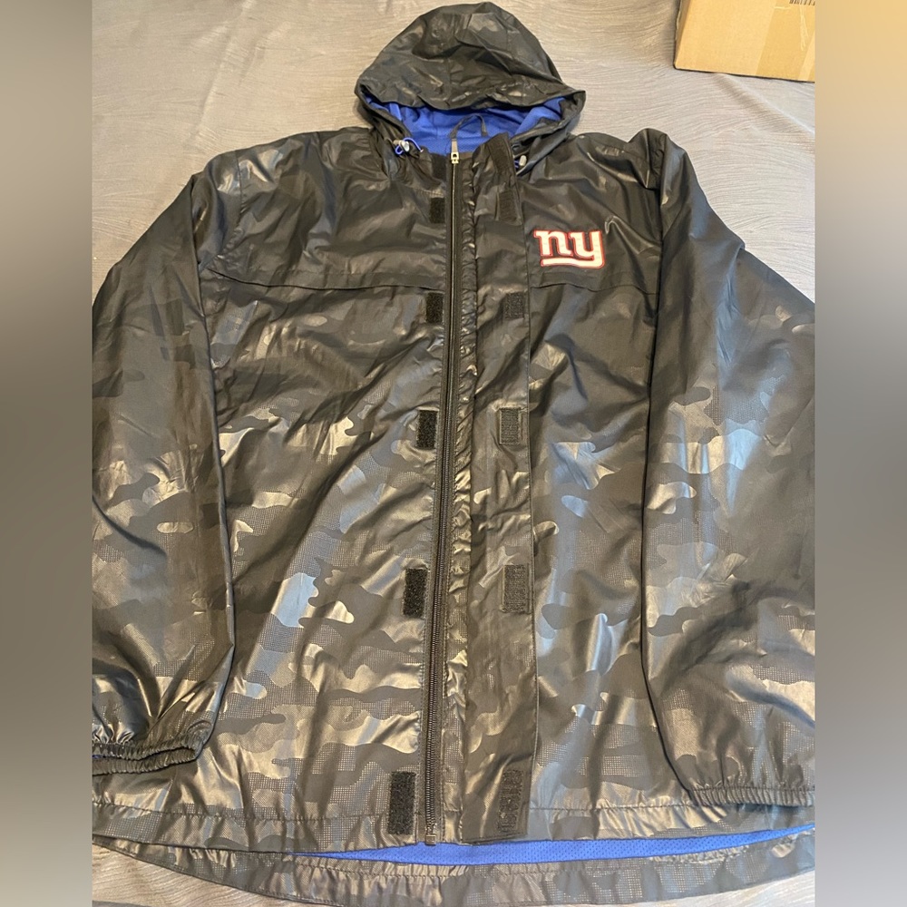 New York Giants Men’s Black Camouflage windbreaker jacket.